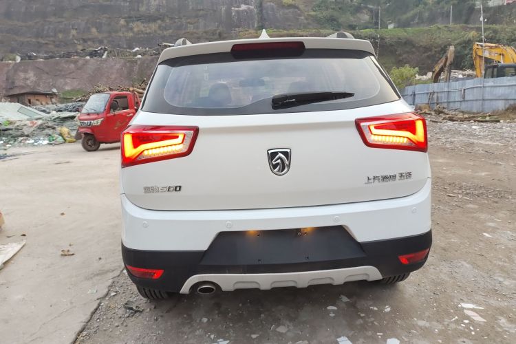 宝骏560 2016款 1.8L iAMT豪华型车身外观6