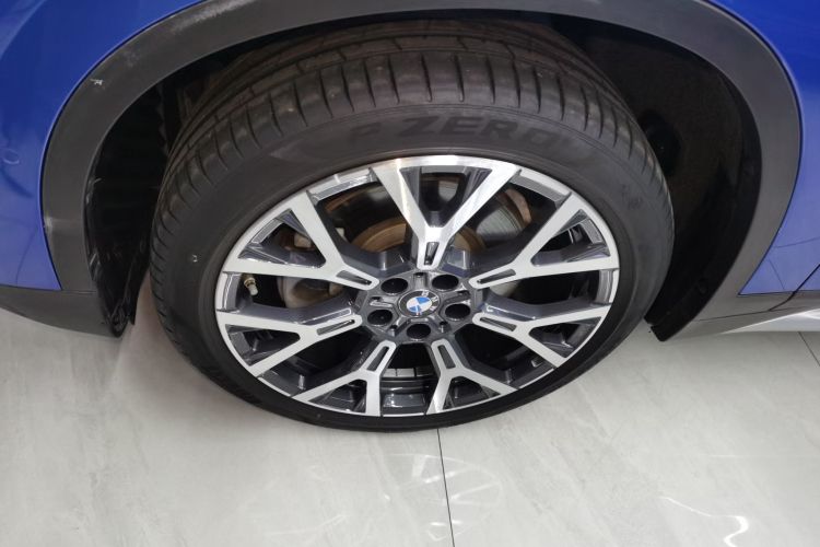 宝马X1 2020款 xDrive25Li 尊享型车身外观6004