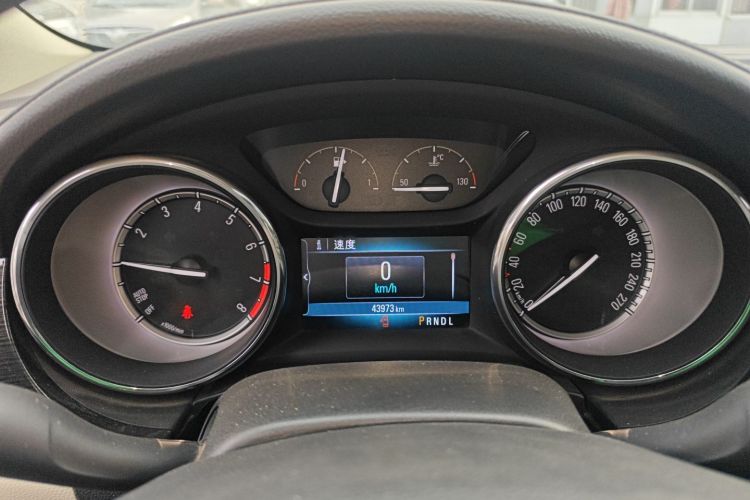 别克 威朗 2017款 三厢 15S 自动领先型中控内饰14