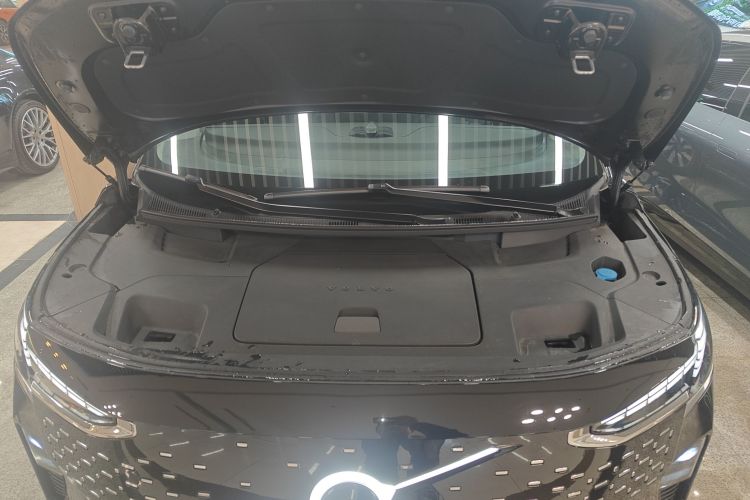 沃尔沃EM90 2025款 Ultra 六座局部细节24