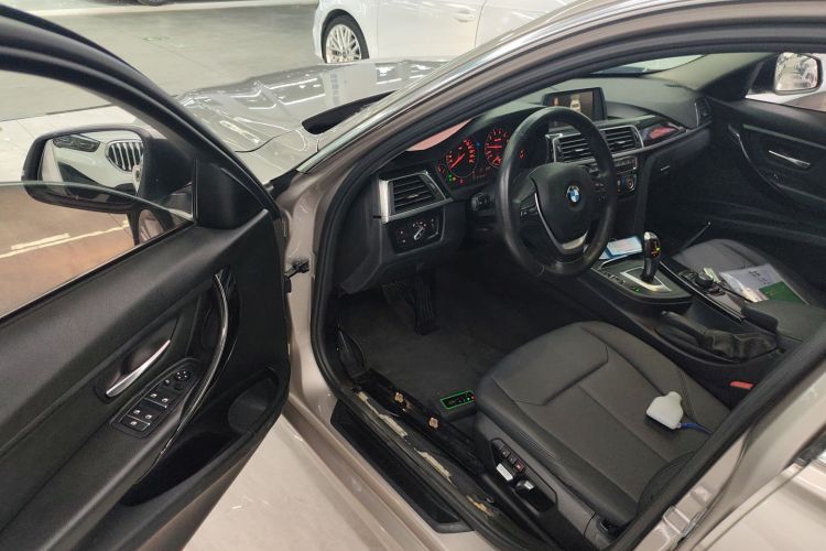 宝马3系 2017款 320Li 时尚型中控内饰20