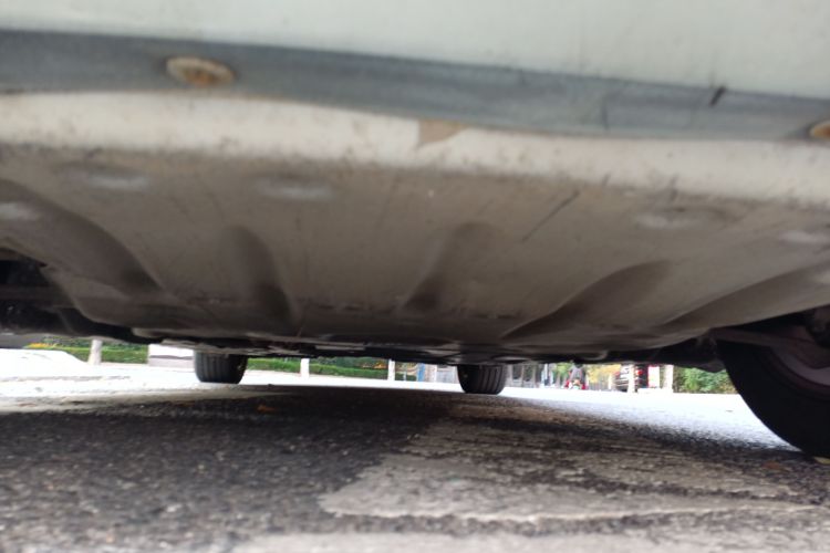 宝马3系 2013款 320Li 时尚型局部细节9008