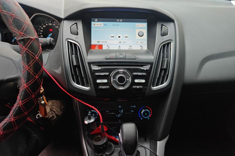 福特 福克斯 2018款 两厢经典 1.6L 自动舒适型智行版中控内饰16
