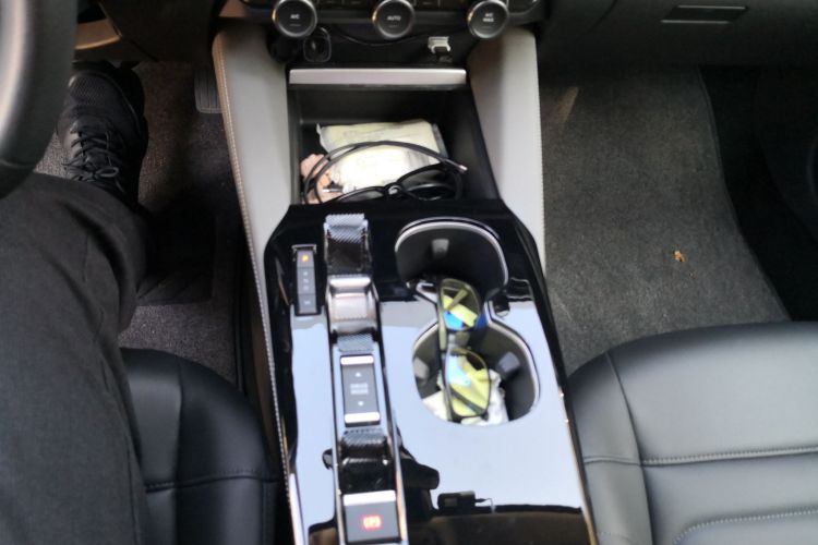 雪铁龙 凡尔赛C5 X 2023款 1.6T 势不凡中控内饰18