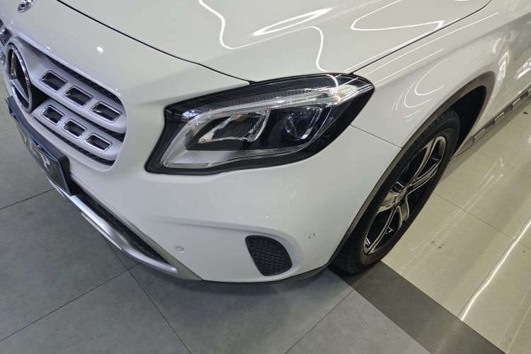 奔驰GLA 2018款 GLA 200 时尚型局部细节36