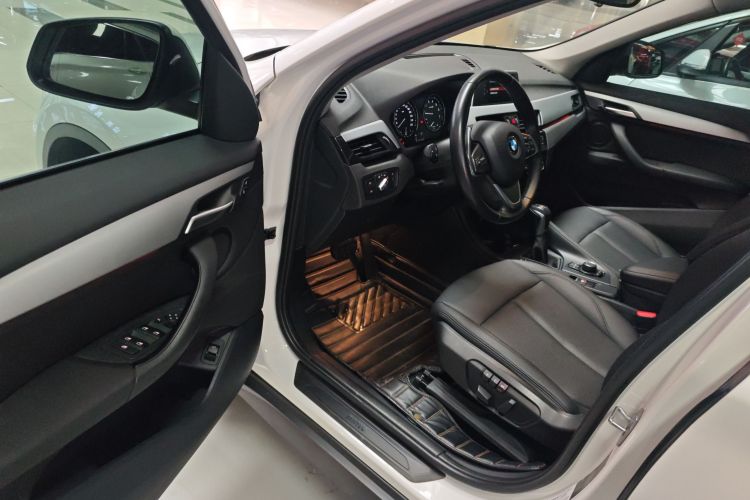 宝马X1 2019款 sDrive20Li 领先型中控内饰20