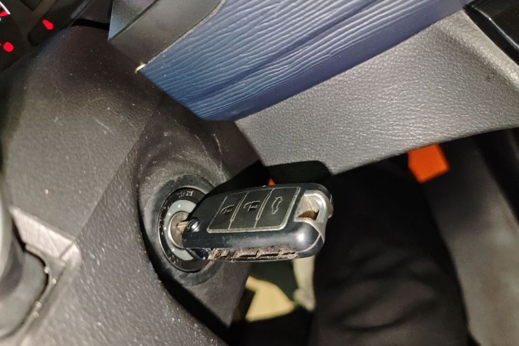 东风风行 菱智 2022款 M5 1.6L 实用型 5座中控内饰7001