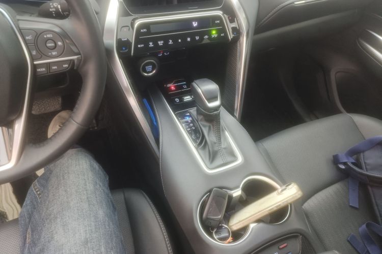 丰田 威飒 2023款 2.0L CVT两驱尊贵版局部细节18