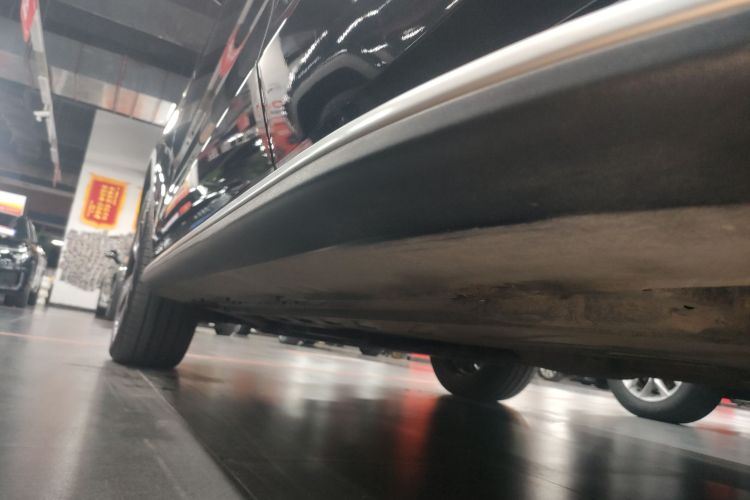 奔驰GLC 2022款 改款 GLC 300 L 4MATIC 动感型臻藏版局部细节9002