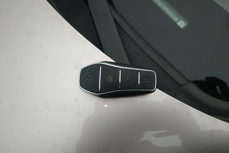 比亚迪 海豚 2023款 420km 时尚版中控内饰11