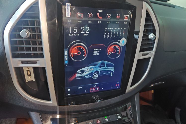 奔驰 威霆 2018款 2.0T 商务版 国VI局部细节16