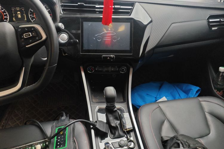 奇瑞 瑞虎3X 2021款 钻石版 1.5L CVT 3克拉II型中控内饰16