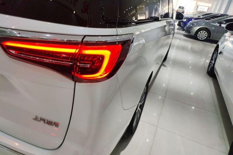 别克GL8 2023款 ES陆尊 尊享型车身外观9