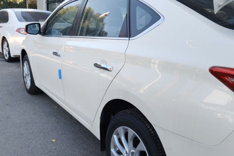 日产 轩逸 2024款 改款三 经典 1.6XE CVT舒适版车身外观4