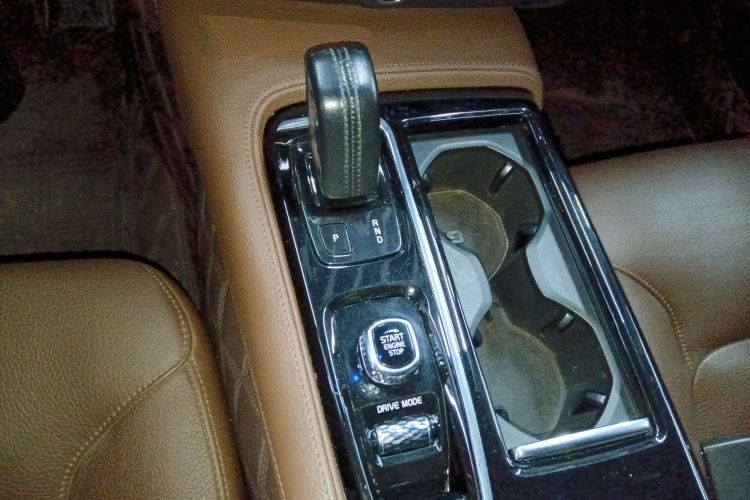 沃尔沃S90新能源 2022款 T8 E驱混动 智逸豪华版中控内饰18