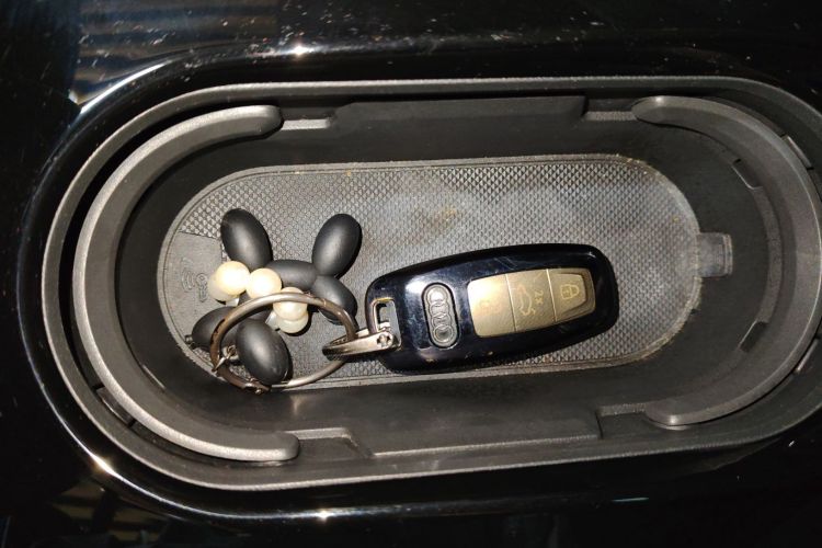 奥迪Q4 e-tron 2023款 40 e-tron 创境版中控内饰11