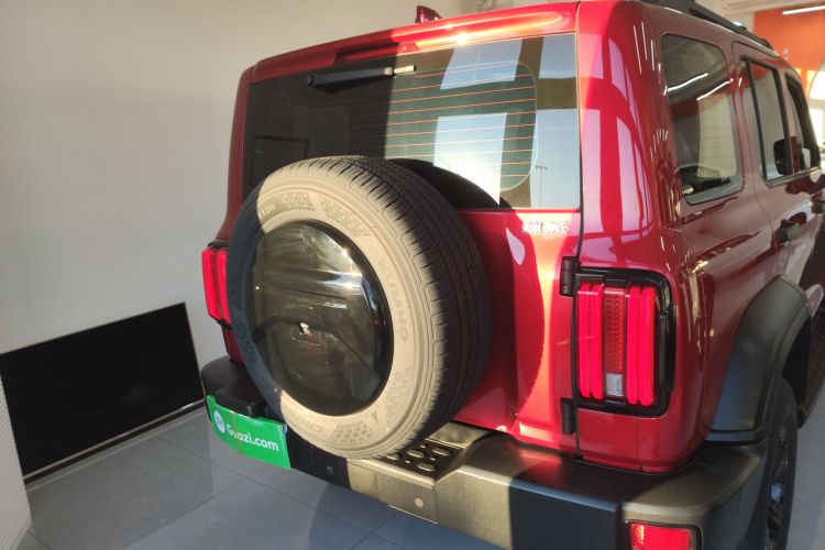 坦克300 2021款 越野版 2.0T 征服者车身外观6