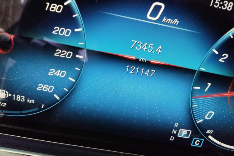 奔驰E级 2021款 改款 E 300 L 运动时尚型中控内饰15