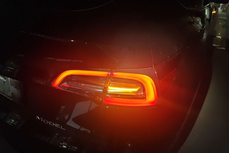 特斯拉 Model Y 2022款 改款 后轮驱动版车身外观9