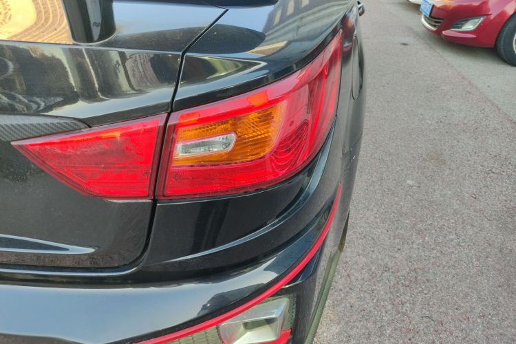 北京汽车 绅宝CC 2015款 1.8T 自动舒适版车身外观9