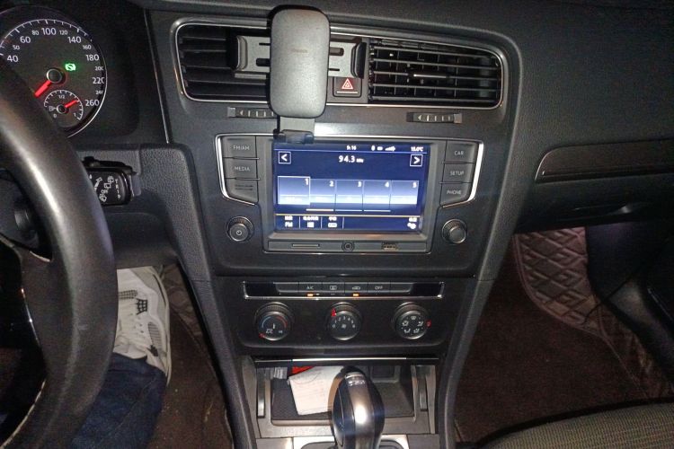 大众 高尔夫 2017款 230TSI 自动舒适百万辆纪念版中控内饰16