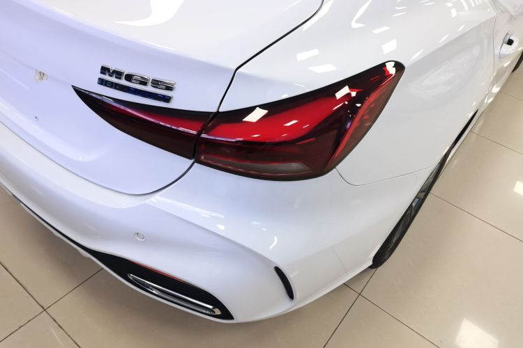 名爵 MG5 2025款 180DVVT 全球抢先版车身外观9