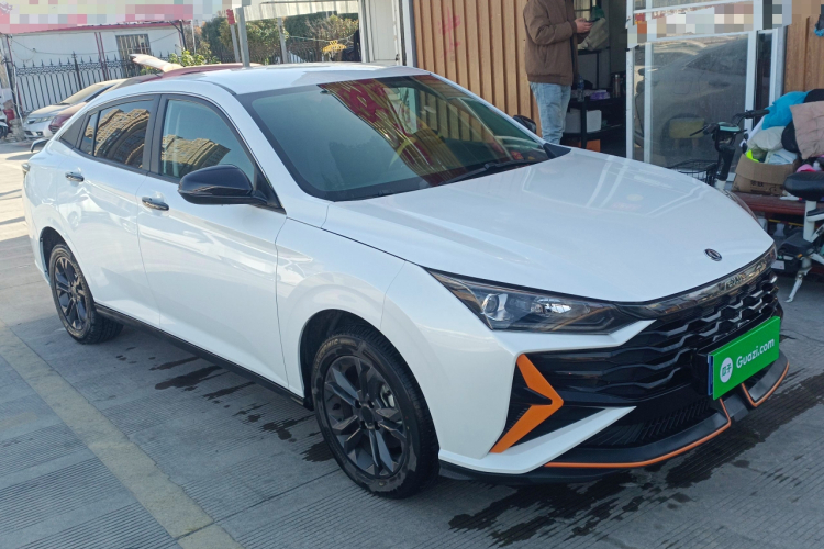 东风风神 奕炫 2024款 1.5L 自动劲速版车身外观3