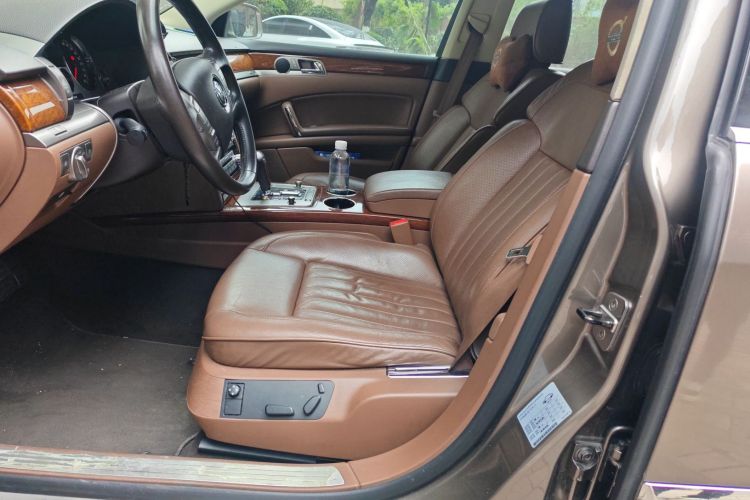 大众 辉腾 2012款 3.0L 商务型中控内饰19