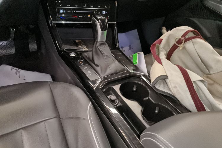 大众 帕萨特 2022款 330TSI 精英版中控内饰18