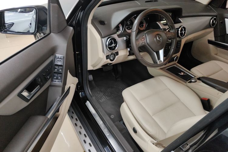 奔驰GLK级 2013款 改款 GLK 300 4MATIC 时尚型中控内饰7003