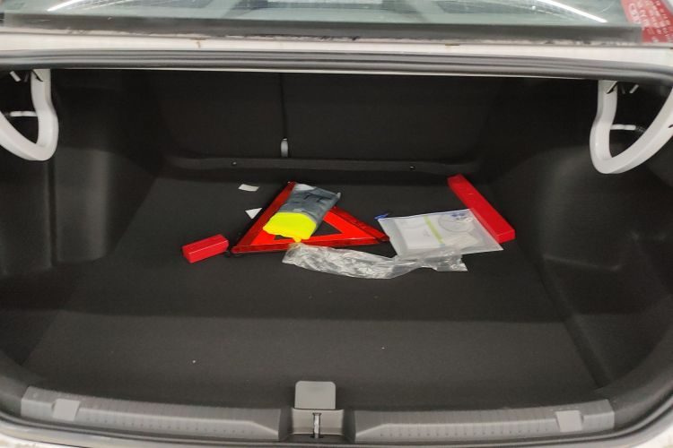 大众 宝来 2025款 200TSI DSG悦行PRO版机舱底盘23