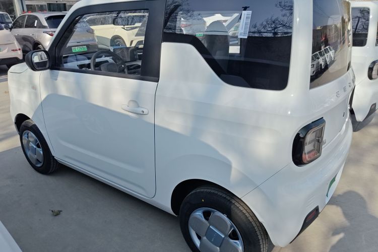 吉利银河 2024款 熊猫mini 200km 耐力熊车身外观4