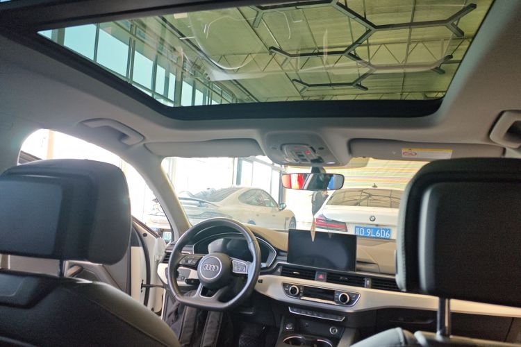奥迪A4L 2022款 40 TFSI 豪华动感型中控内饰22