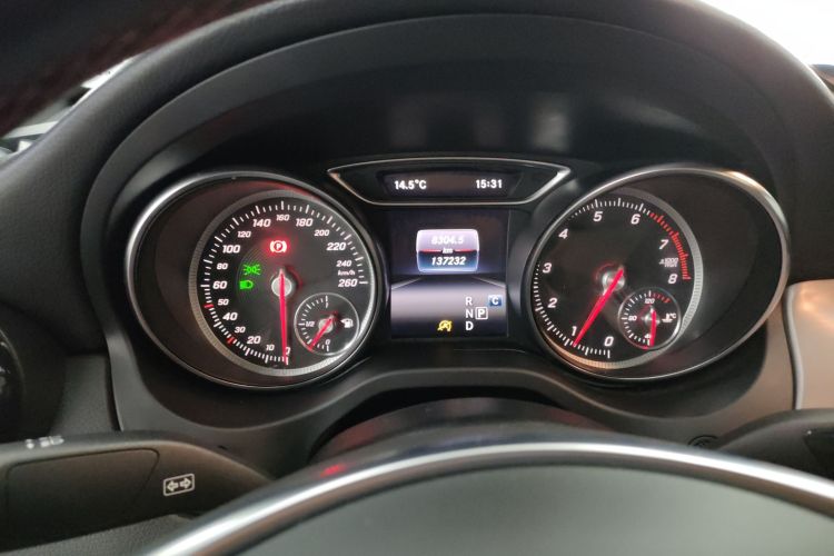 奔驰CLA 2018款 CLA 220 4MATIC中控内饰14