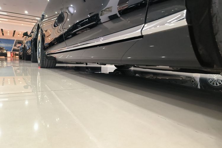 鸿蒙智行 尊界S800 2025款 增程 星辉行政版 4座局部细节9002