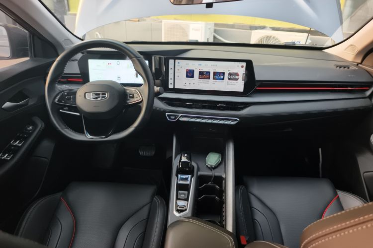 吉利汽车 2024款 缤瑞COOL 1.5T DCT龙腾版中控内饰7002