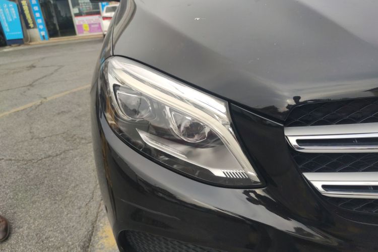 奔驰GLE 2017款 GLE 320 4MATIC 动感型车身外观8