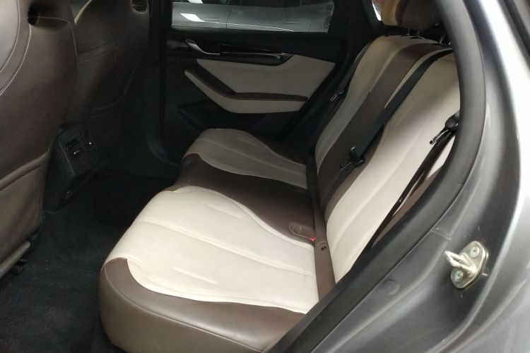 比亚迪 秦PLUS 2024款 荣耀版 DM-i 55KM领先型中控内饰21