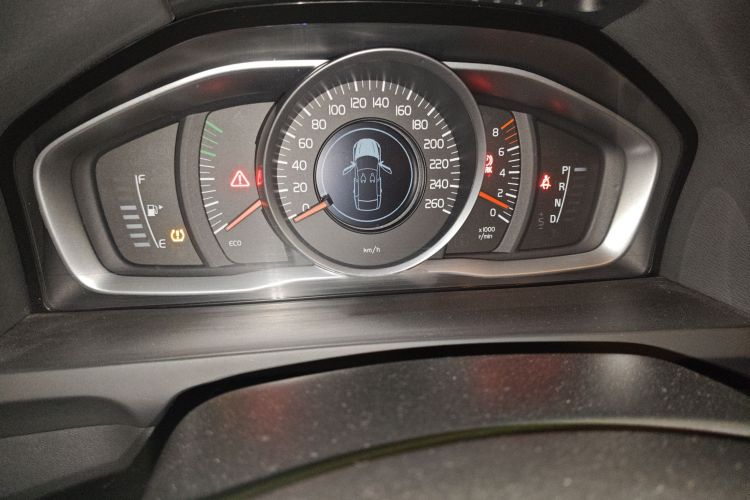 沃尔沃S60 2019款 S60L 改款 T5 智进进阶版中控内饰14