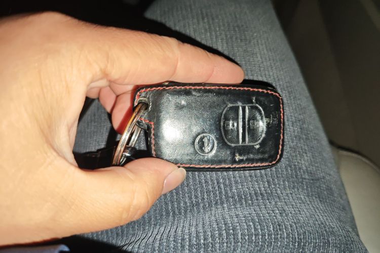 丰田 凯美瑞 2010款 240G 豪华版中控内饰7001