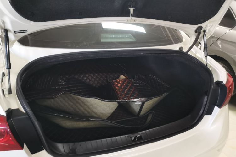 英菲尼迪Q50L 2016款 2.0T 舒适版机舱底盘23