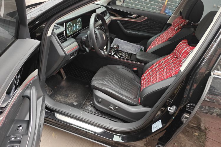 红旗HS5 2022款 2.0T 智联旗享版中控内饰20