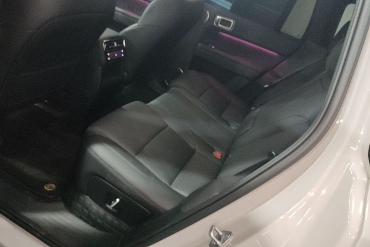 理想汽车 理想L6 2024款 Pro中控内饰21