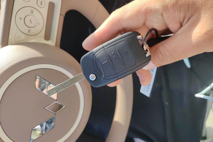 五菱汽车 宏光MINIEV 2025款 四门版 进阶款中控内饰11