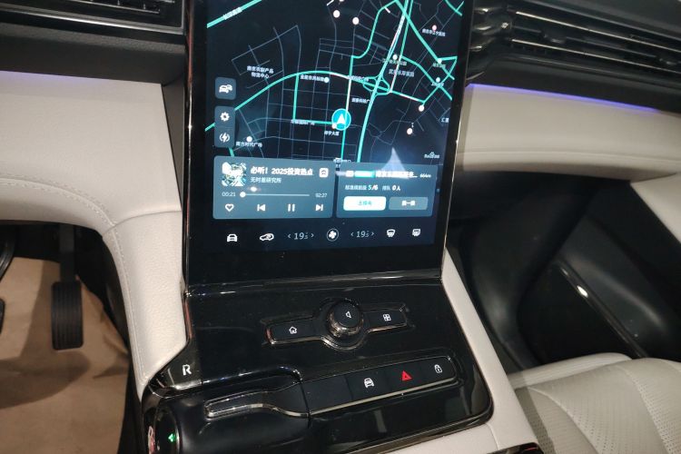 蔚来ES8 2020款 415KM 六座版中控内饰16