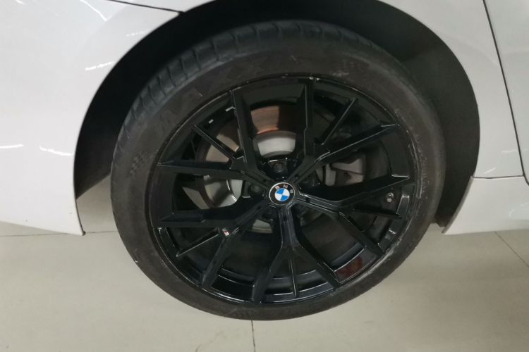 宝马5系 2022款 改款二 525Li M运动套装车身外观6002