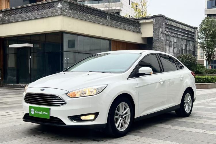 福特 福克斯 2017款 三厢 EcoBoost 180 自动精英型车身外观1