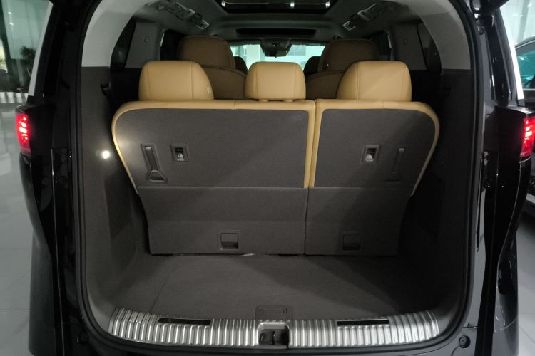 腾势D9 2022款 DM-i 970 四驱尊荣型机舱底盘23