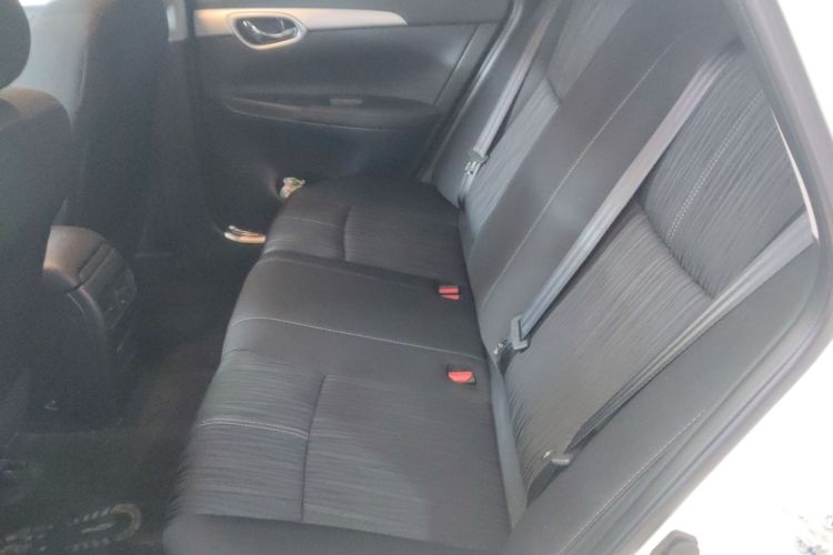 日产 轩逸 2024款 经典 1.6XE CVT舒适版中控内饰7004