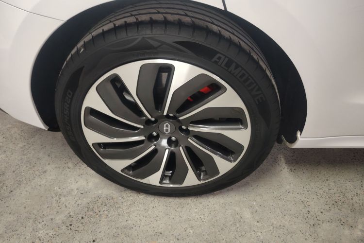 鸿蒙智行 问界M5 2022款 增程四驱至臻版车身外观6001